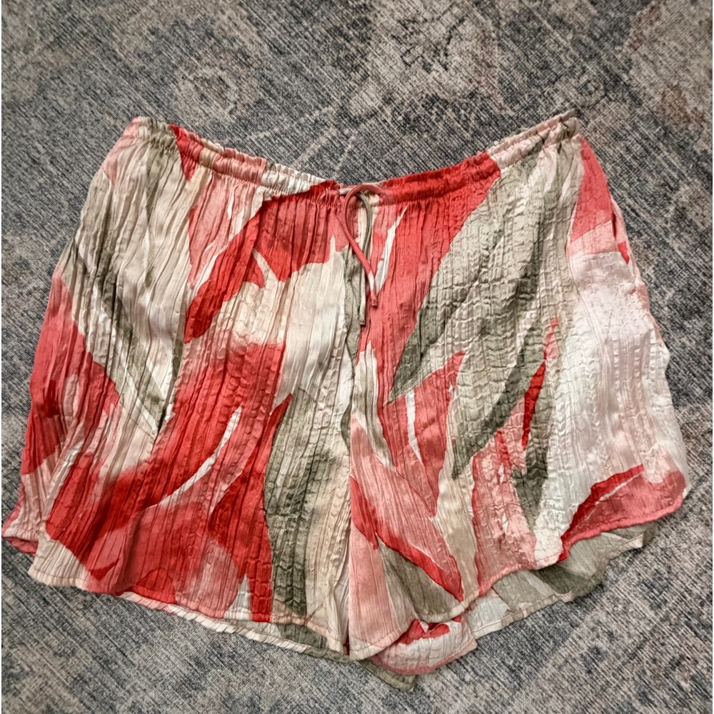 H&M Red and Green High Waist Women's Shorts